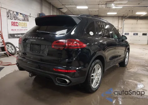 2016 Porsche Cayenne z USA, uszkodzony, nr VIN WP1AA2A27GKA12317